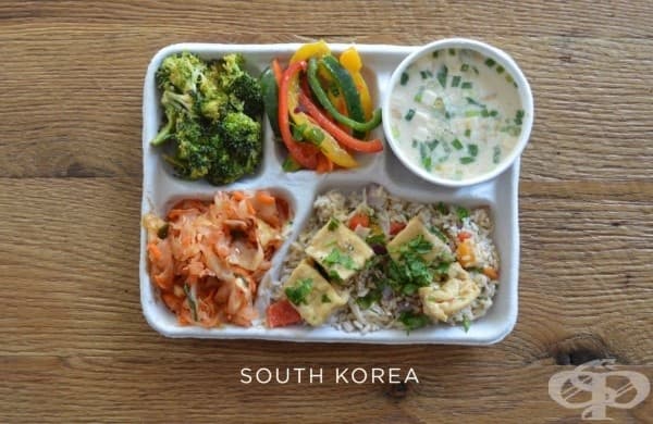 Южна Корея: рибена супа, тофу върху ориз, кимчи, пресни зеленчуци.