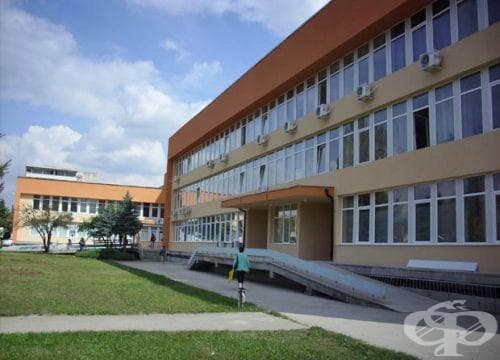 Все още не са преодолени щетите от наводнението в ДКЦ - 2 в Добрич - изображение