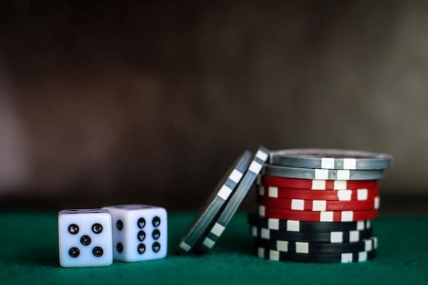 зарове и жетони за хазартни игри