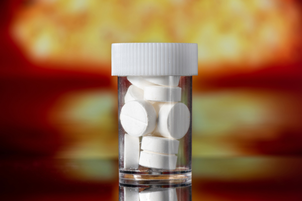 Метформин не намалява инсулиновата резистентност в черния дроб и мастната тъкан шишенце с бели таблетки