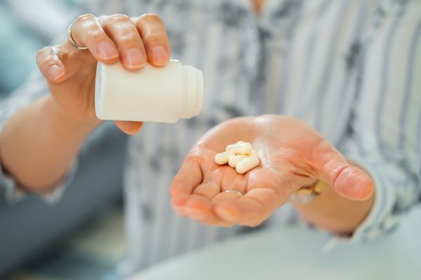 Ефектите от антикоагулантите са сравнени с плацебо Антикоагулант