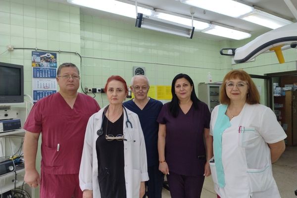 Точната диагноза и бързите действия на лекарите от УМБАЛ Шумен спасяват живота на 18-годишната Йоана. лекарите от болницата в Шумен