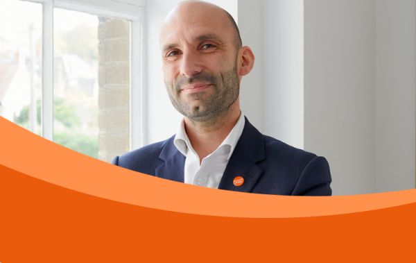 �-� ��� ���