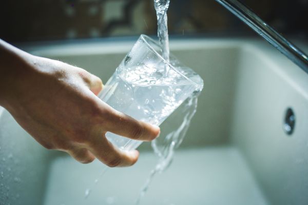 Излагането на флуорирана вода не крие риск от неблагоприятни резултати, свързани с бременността Питейна вода