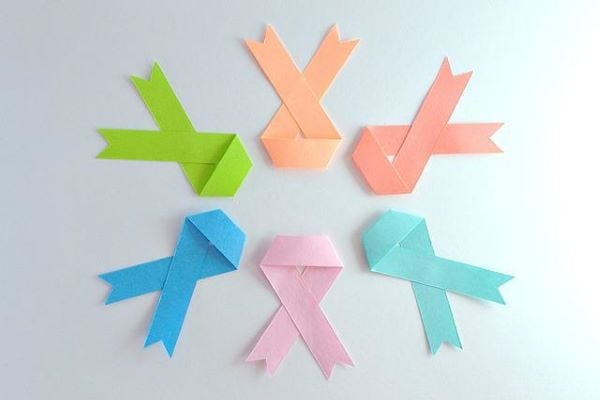 цветни панделки символ на раковите заболявания