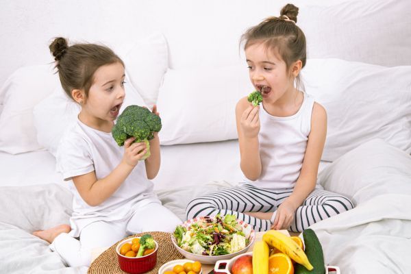 Децата, които спазват растителна диета, имат по-ниски нива на холестерол Деца, които се хранят здравословно