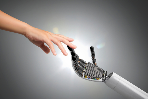 Япония използва изкуствен интелект, за да намали броя на пациентите с деменция, които изчезват безследно човешка ръка и ръка на робот