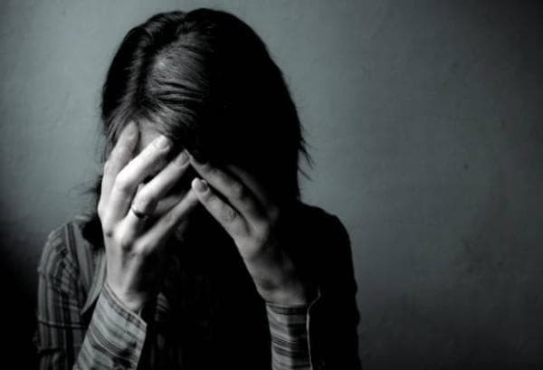 Хората с по-ниско самочувствие не вярват на комплименти и похвали самочувствие