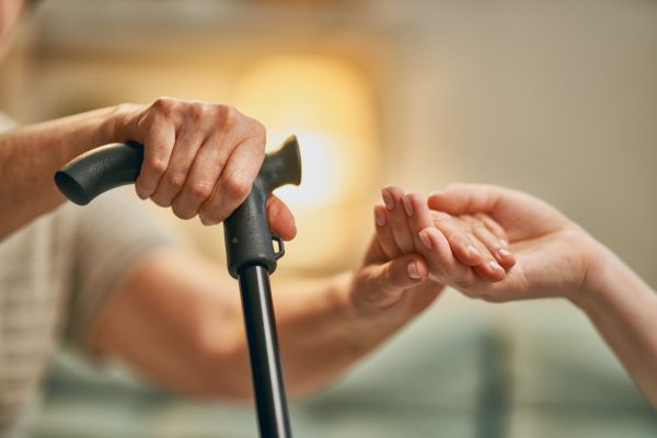 Съществува ясна връзка между социално-икономическото положение и здравословното състояние Бедност