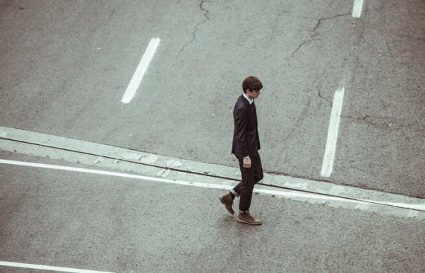 Повечето представители на този тип личност проявяват нарцистични черти млад мъж, самотен мъж