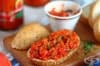 Пикантна доматена разядка с моркови и чушки