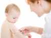 Увеличава се броят на семействата без детски надбавки заради отказ от ваксини