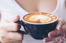Направете кафето по-щадящо за стомаха по 3 начина