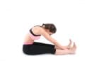Пилатес упражнения - Навеждане на тялото напред от седеж (стречинг за гърба)