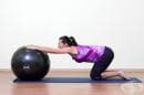 Упражнения за бременни с фитнес топка