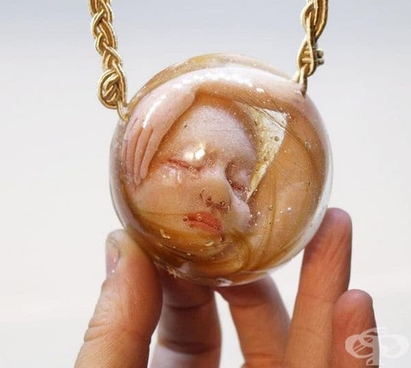 Висулка с лице на бебе.