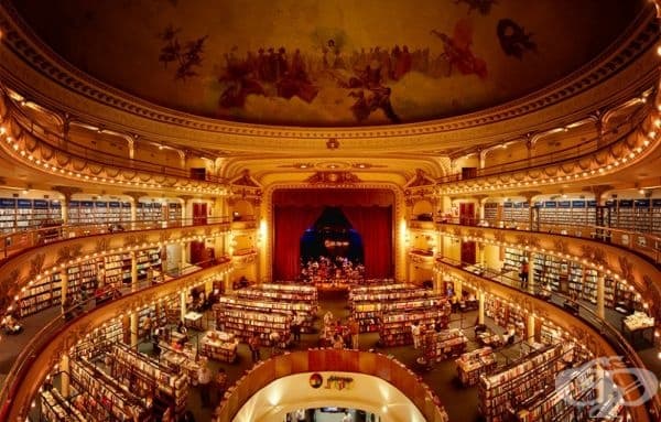 100-годишен театър се превърна в най-невероятната книжарница в света