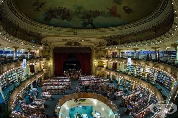 100-годишен театър се превърна в най-невероятната книжарница в света