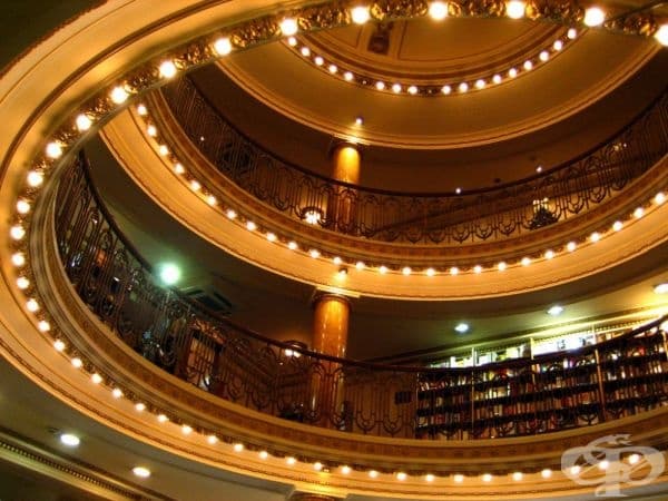 100-годишен театър се превърна в най-невероятната книжарница в света