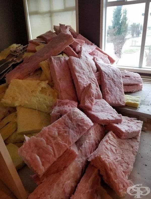 Бонбони от захарен памук, не... парчета стъклена вата.