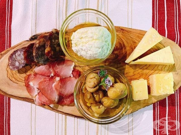 Собствениците поддържат ферма и храната е приготвена от натурални продукти.
