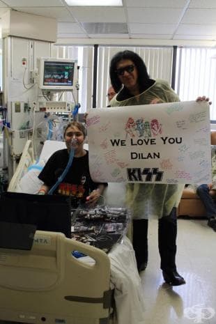 Джийн Симънс от KISS изпълнява последното желание на умиращо дете на 17