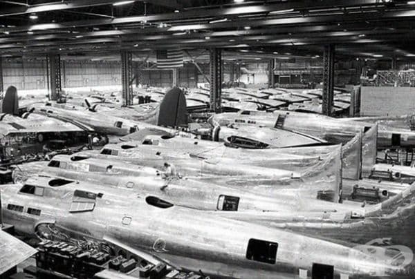 Производствена линия B-17F, 14 юли 1942 г.