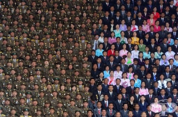 Снимка от празника на 100-годишнината от раждането на основателя на Северна Корея - Ким Ир Сен.