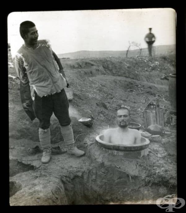 Японски войници се къпят по време на Руско-японската война, 1904.