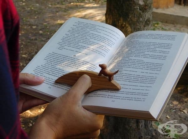 Дървен ограничител за страници.