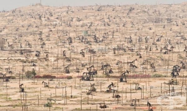 Нефтените находища в Калифорния са безмилостно експлоатирани от човека.