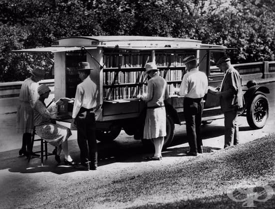 Първият книгомобил на библиотеката в Синсинати, 1927 г.