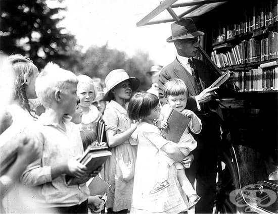 На опашка за детски книги, началото на 20. век
