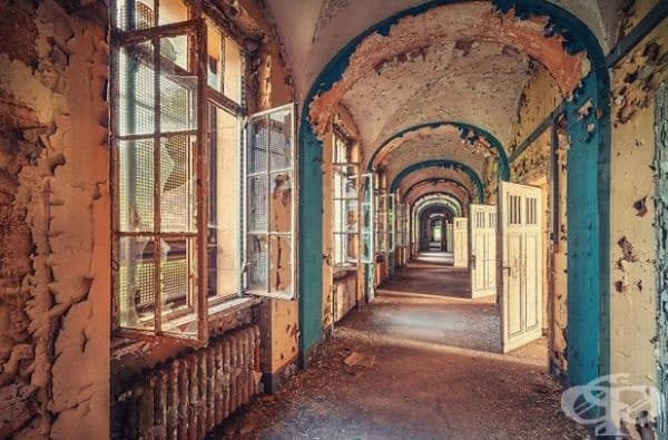 30 снимки разкриват красотата на изоставени сгради от цял свят