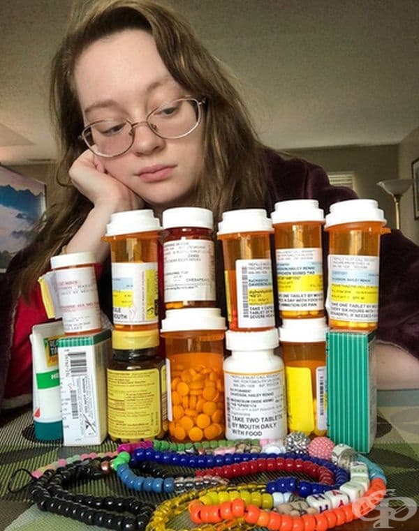 „Това е реалността при живот с хронична мигрена. Включва продължителен прием на различни лекарства“.