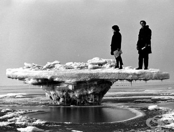 Леден къс: прилив на плажа в Рокане, Холандия, в тежката зима на 1963 г.