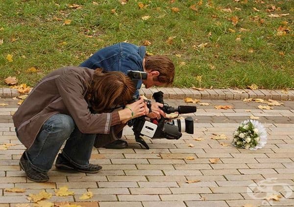 33 сватбени снимки доказват, че фотографите са забавни