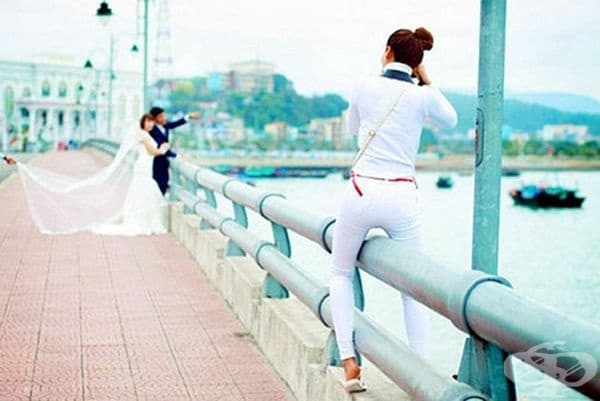 33 сватбени снимки доказват, че фотографите са забавни