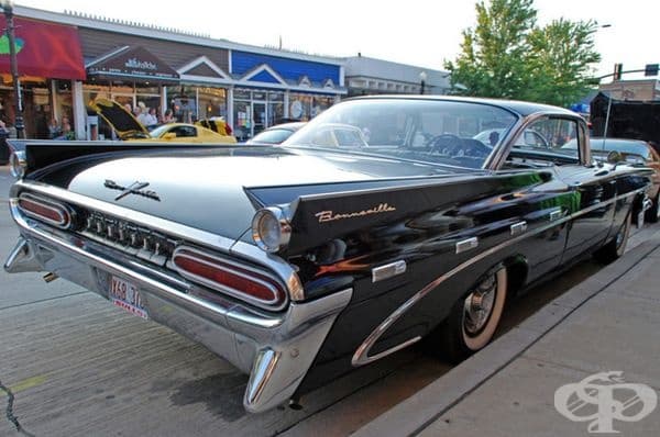 1959 Pontiac Bonneville.