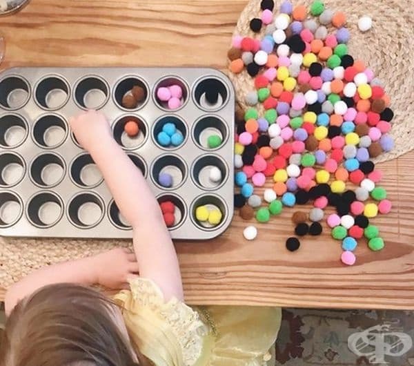 Измислете интересна игра, в която трябва да се разпределят топките по цвят.