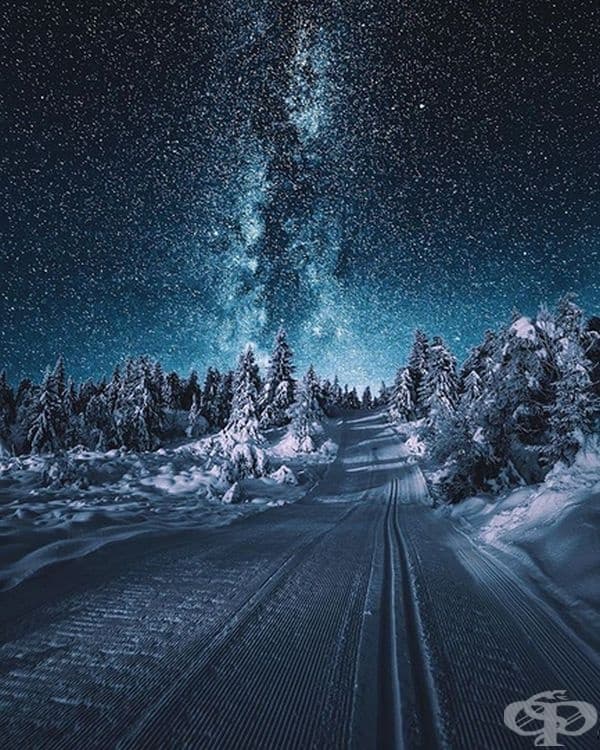 Ясна, звездна нощ в Норвегия.