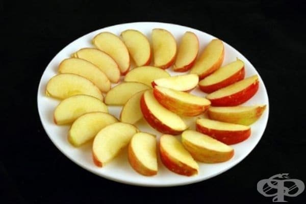 Ябълки (385 грама) = 200 калории