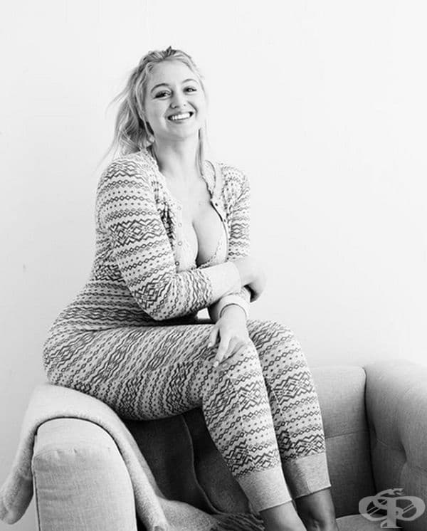 Топ модел plus size показва как да изглеждат пленителни жените с пищни форми