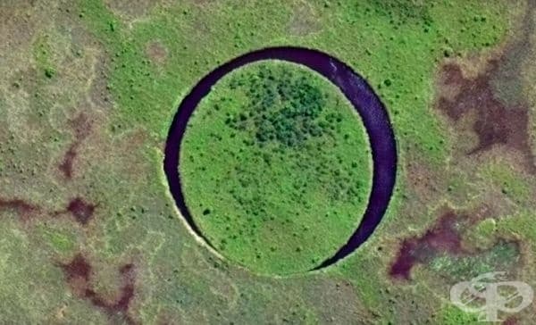 Загадъчният остров в блатата на Аржентина. Езерото, в което се намира Окото, е абсолютно кръгло и с идеално равни брегове. Изненадата на учените е, че островът се върти около оста си. Все още няма рационално обяснение за това чудо на природата.
