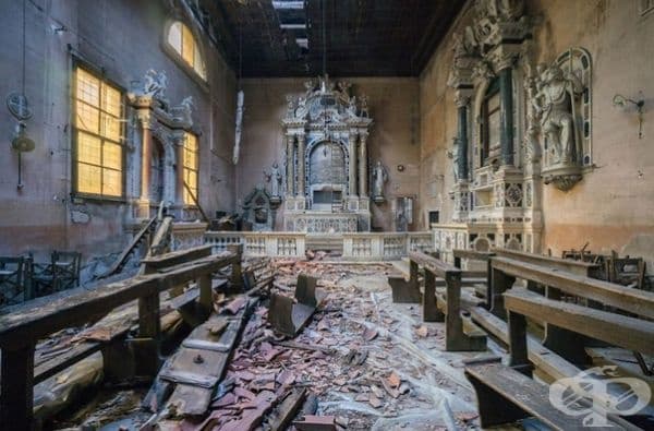 Изоставена църква в Италия.