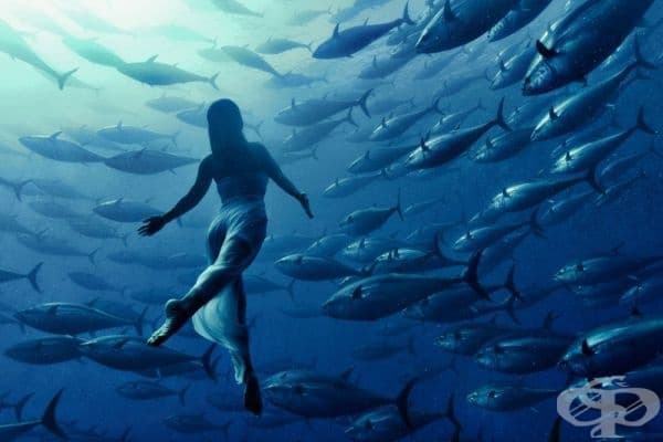 Японската плувкиня по синхронно плуване Сахо Харада.