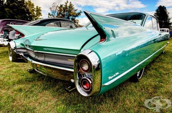 1960 Cadillac Series 62 купе.