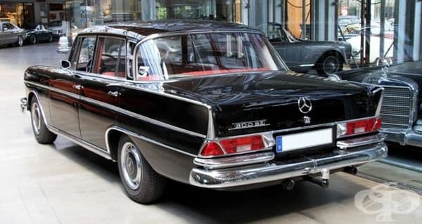 1961 Mercedes W112 300SE седан (ФРГ).