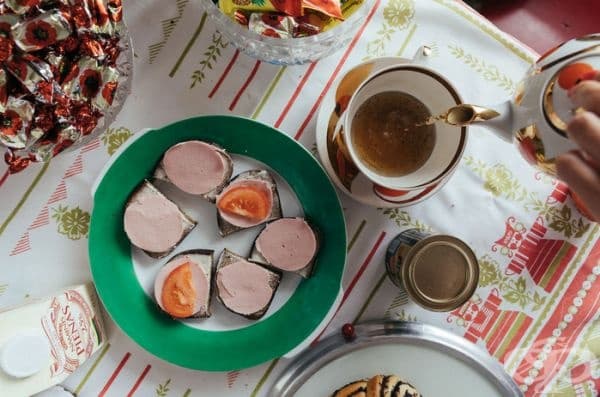 Традиционни закуски, които са винаги на разположение в хладилника.