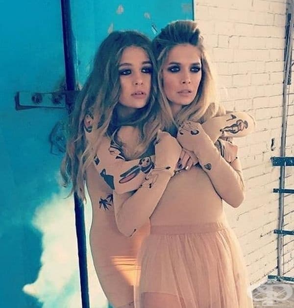 Соня и Вера Брежневи. Соня е дъщеря на популярната руска певица и актриса Вера Брежнева. Соня наскоро навърши 17 г., а майка й е само на 36 г. Една до друга те изглеждат като сестри на не по-вече от 25 години.